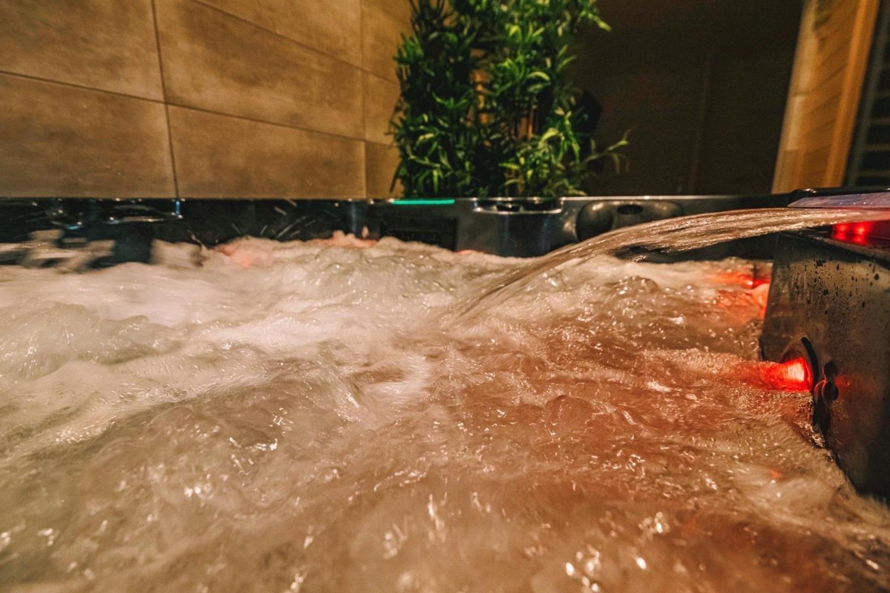 O Temps Suspendu Centre Sauna Et Jacuzzi *
