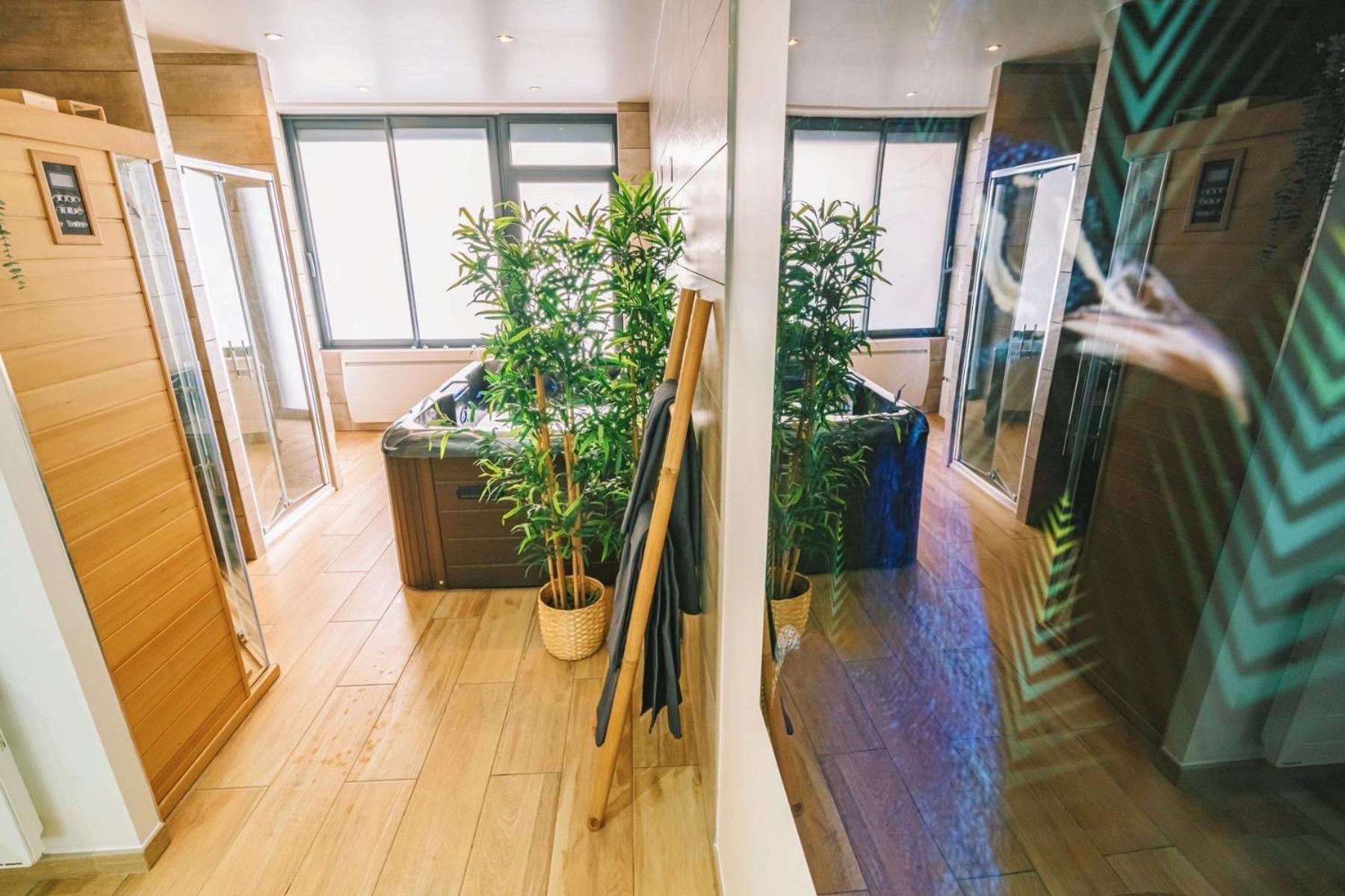 Appartement O Temps Suspendu Sauna Et Jacuzzi Reims